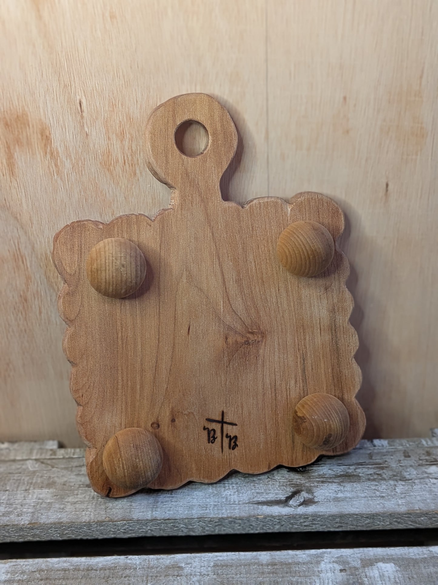 Trivet
